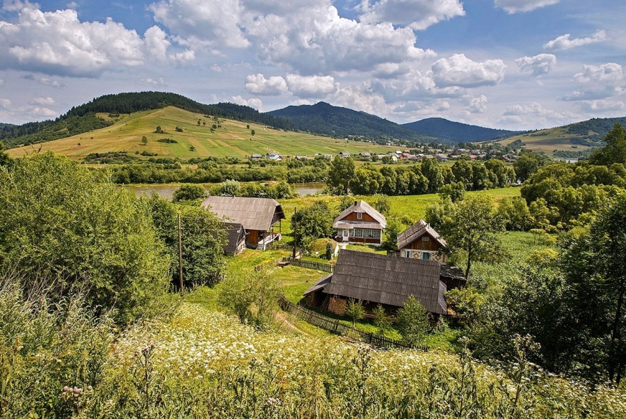 Село Криворівня Верховинського району Івано-Франківської області