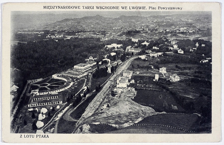 Східні Торги в Стрийському парку - вид зверху. Фото 1922 року