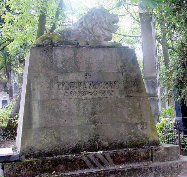 Могила Т.Рутовського на Личаківському кладовищі