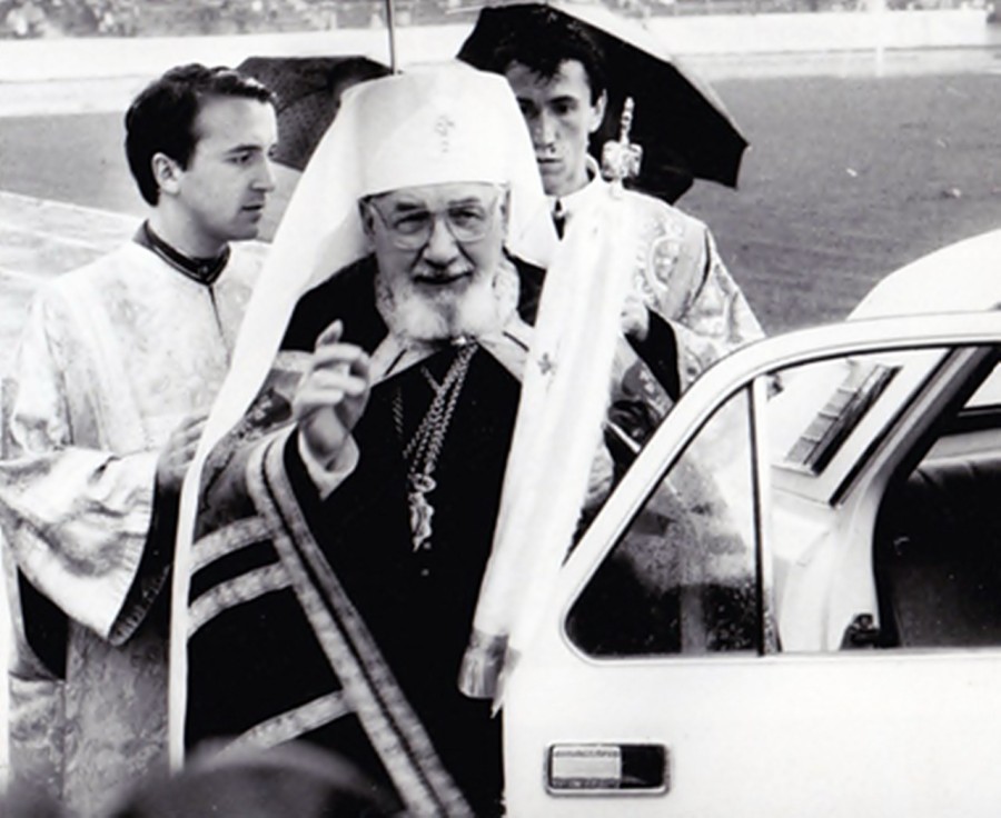 Владика Володимир на з'їзді руху "Українська молодь – Христові!". Львів, 8 вересня 1990 р. - http://umh.org.ua/ua/events/82