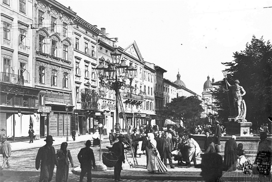 Торговиця на площі Ринок, початок ХХ ст.