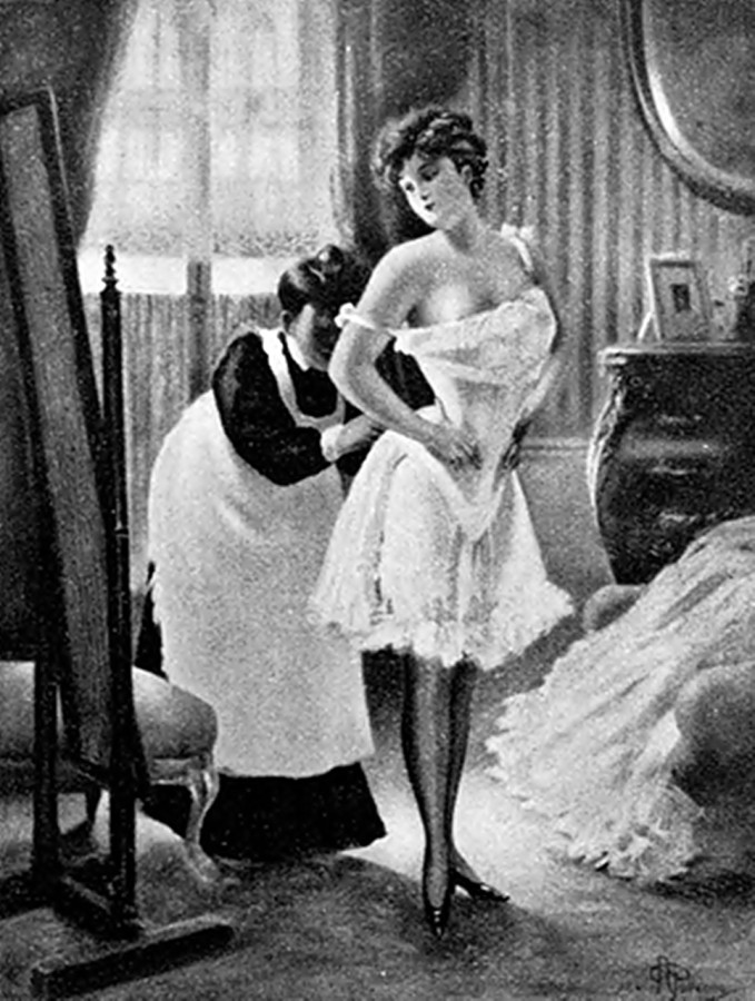 Служниця допомагає одягнути корсет. Збоку видно частину плаття, яке одягалося вже зверху на “підготовану талію”