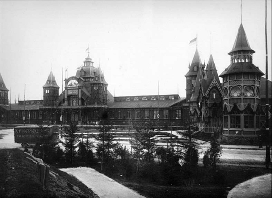 Палац Промисловості - найбільший палац створений Ф.Сковроном. Фото 1894 року