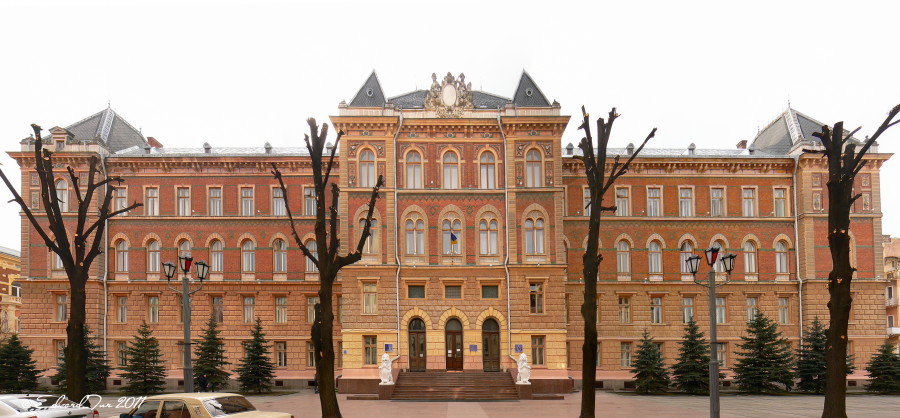 Палац Юстиції в Чернівцях - одна із останніх знаних робіт Ф.Сковрона