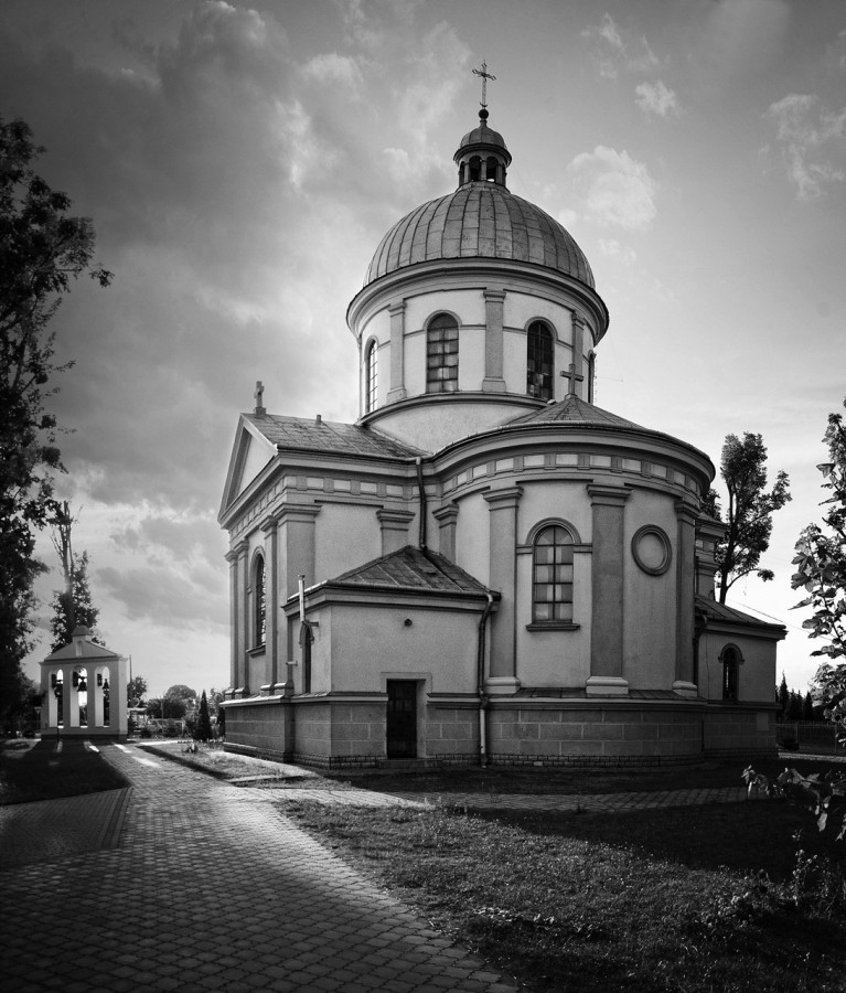 Греко-католицька церква XIX ст. у Старому Місті (Польща), тепер римсько-католицький парафіяльний костел св. Андрія Боболі. Фото Daniel.zolopa, 2013 р. (зі сайту https://commons.wikimedia.org/wiki/File:DZolopa_027_2013.jpg)Греко-католицька церква XIX ст. у Старому Місті (Польща), тепер римсько-католицький парафіяльний костел св. Андрія Боболі. Фото Daniel.zolopa, 2013 р. (зі сайту https://commons.wikimedia.org/wiki/File:DZolopa_027_2013.jpg)