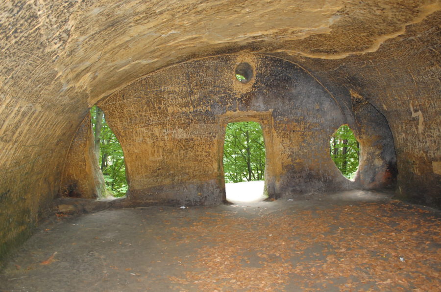 Внутрішні приміщення досить комфортні, щоб стояти в повний ріст