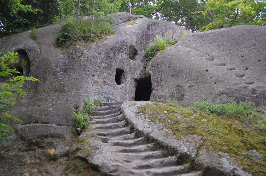 Печерний комплекс в Розгірче