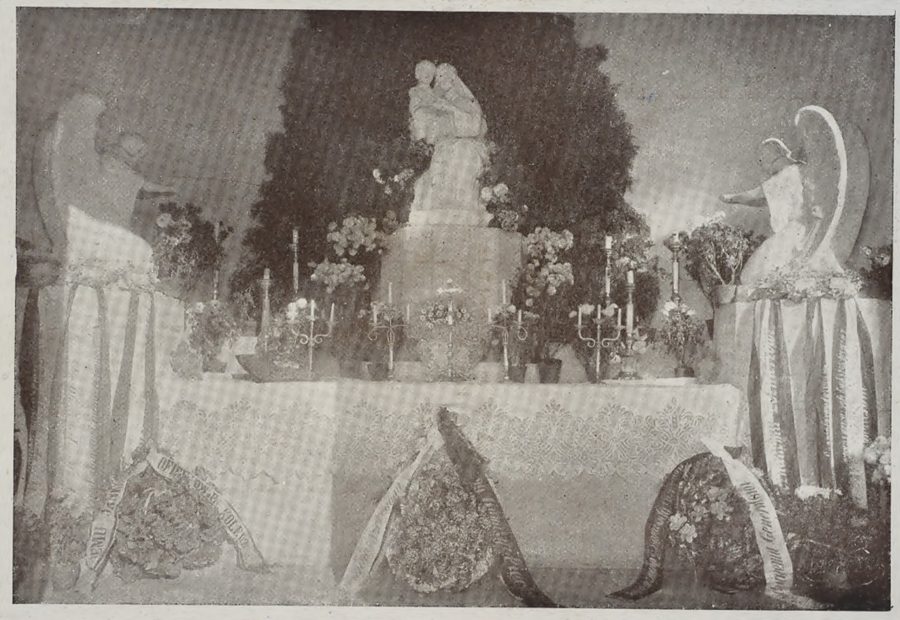  «Мадонна з дитям Ісусом», 1921–1924 рр. Пісковик. Каплиця на цвинтарі польських захисників Львова
