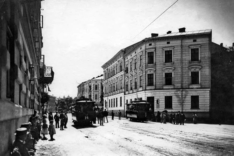 Вулиця Зиблікевича. Сучасна Івана Франка на відрізку між вуицями Зеленою та Мєндєлєєва (взято з http://strubcina.org/%D1%83%D0%BB%D0%B8%D1%86%D0%B0-%D0%B8%D0%B2%D0%B0%D0%BD%D0%B0-%D1%84%D1%80%D0%B0%D0%BD%D0%BA%D0%BE/#)