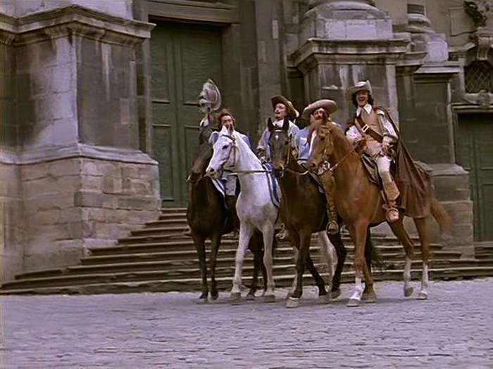 Кадри з фільму-мюзиклу "Три мушкетера" зняті біля Церква Пресвятої Євхаристії у Львові.