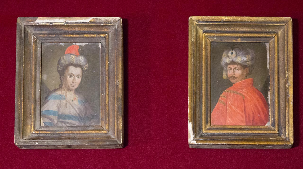 Повернуті портрети Розанди та Тимоша