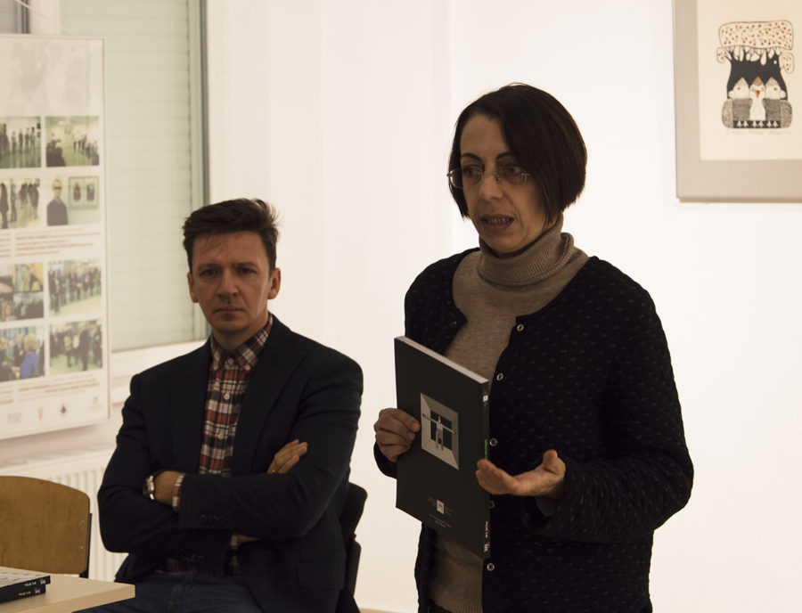 Наталія Космолінська та Юрій Гнатковський презентують п'яте число журналу «A-Zart». Фото: Ксенія Янко