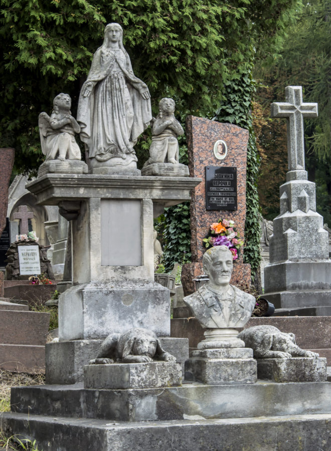 Павло Ойтелє "Надгробок Йозефа Івановича". Фото: Ксенія Янко