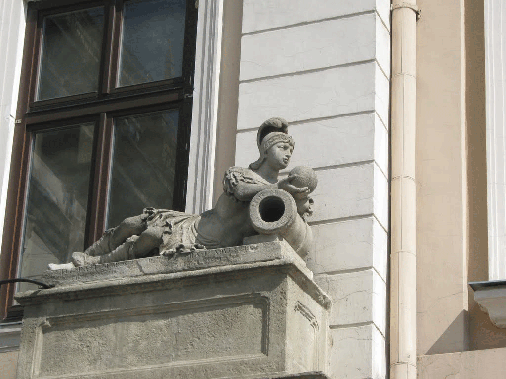 Фрагмент будівлі на вул. Театральній, 10