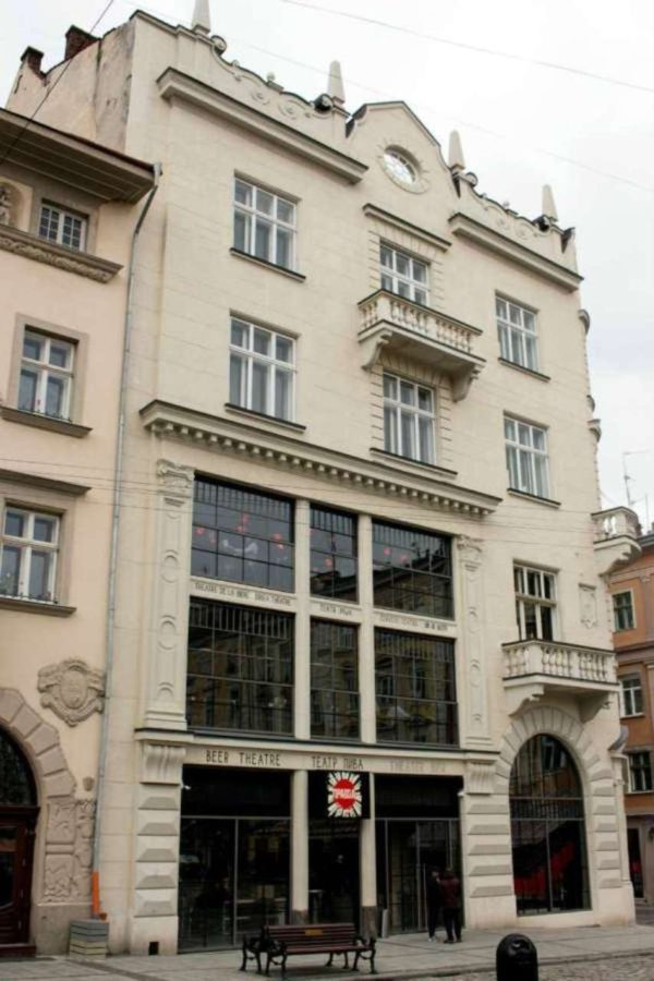 Відреставрований Торговий дім Ціпперів. Зараз тут – Театр пива «Правда»