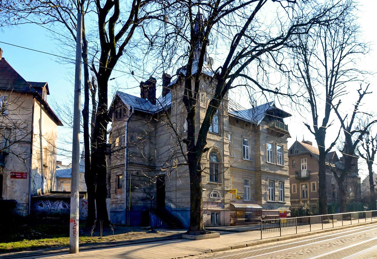 Вілла у Львові по вул. Генерала Чупринки, 19