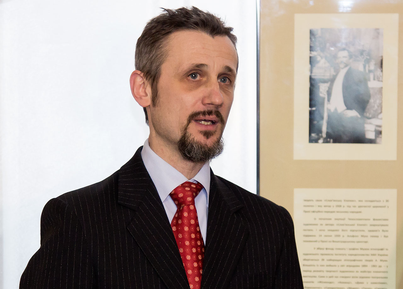 Завідувач сектору експозиції Музею етнографії та художнього промислу ІН НАН України Андрій Колотай