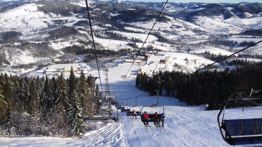 Панорама на село Плав'я, яка відкривається з підйомника. Хлян І.