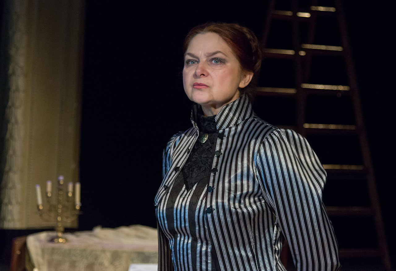 Заслужена артистка України Наталія Лань у виставі «Та, котру любили».