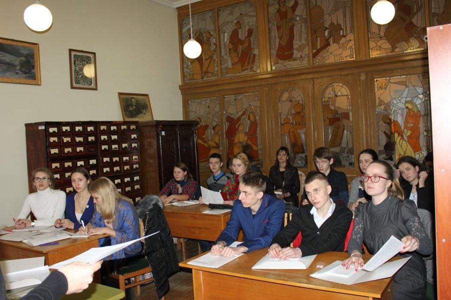 Фото з https://www.facebook.com/librarylnu/?fref=ts