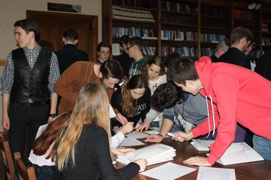 Фото з https://www.facebook.com/librarylnu/?fref=ts