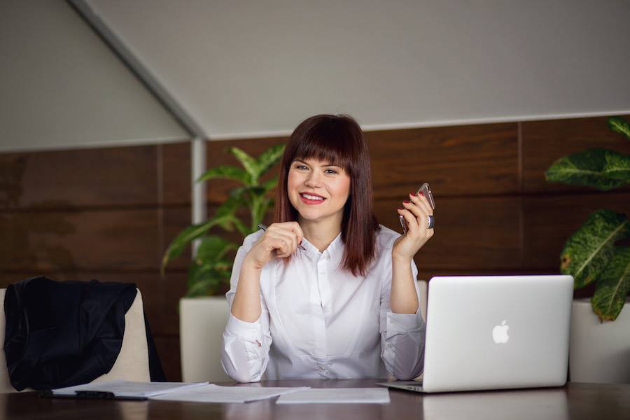 Людмила Калабуха - перший україномовний бізнес-консультант в інтернеті.