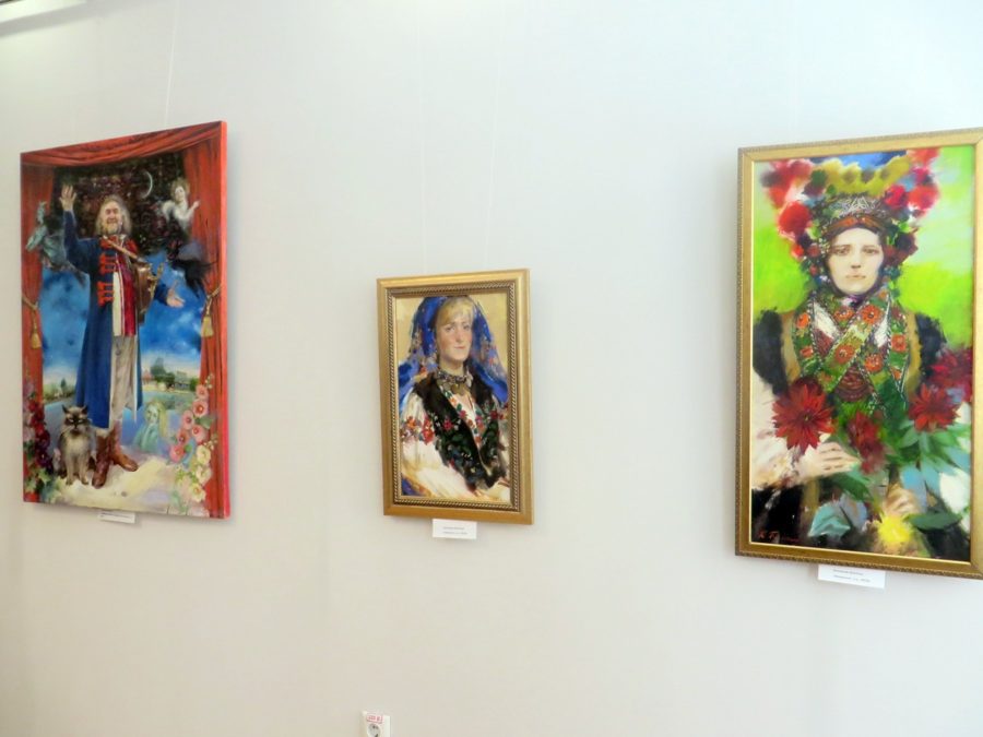 Фрагмент виставки "Український портрет"