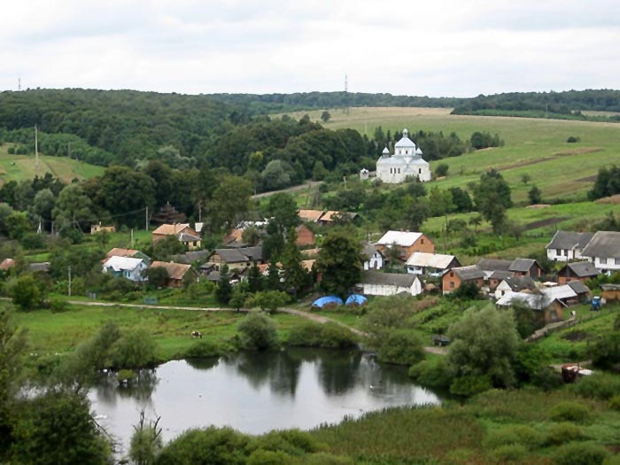 Село Кугаїв на річці Зубра