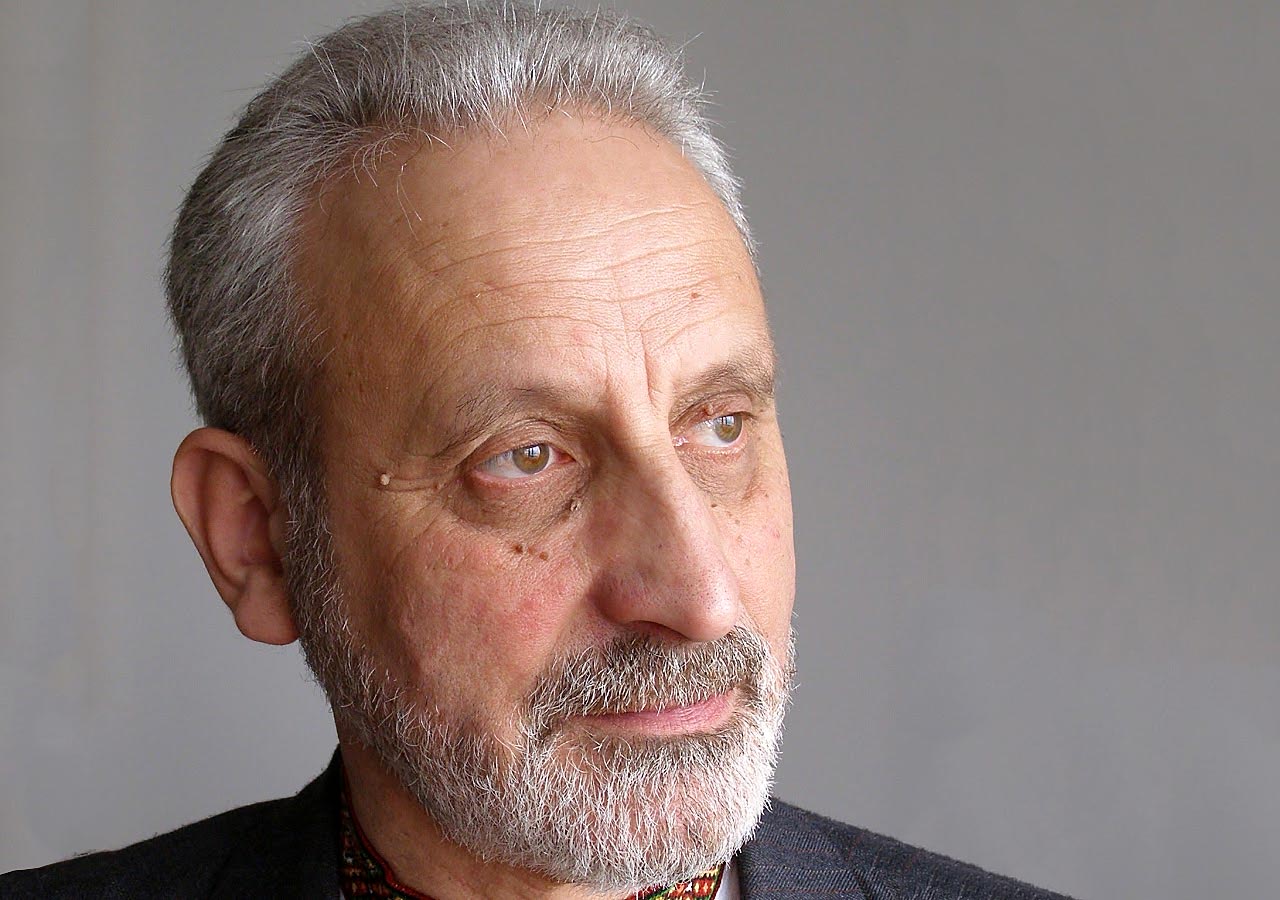 Художник Юрій Лесюк