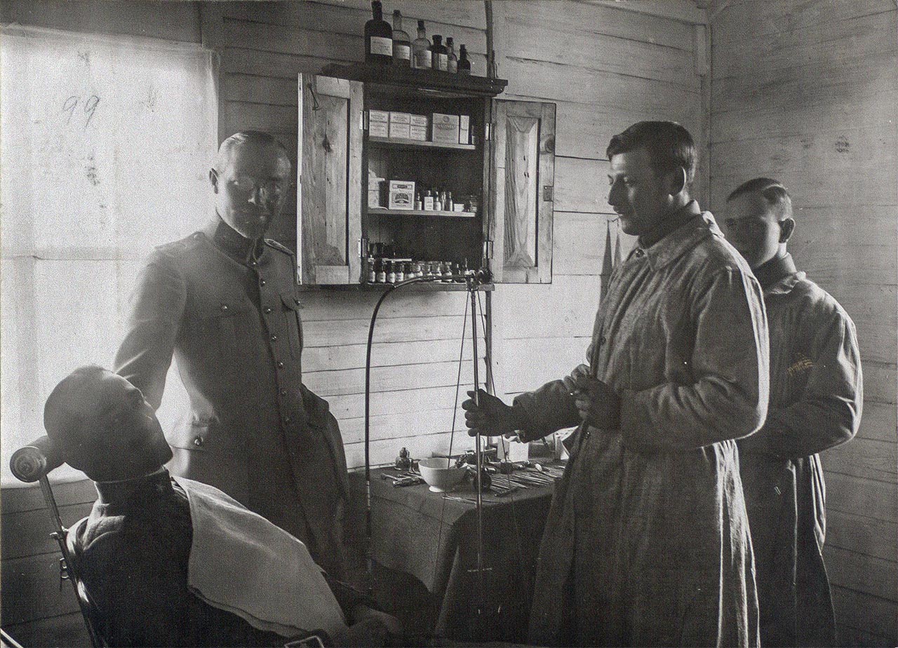 Безкоштовний стоматологічний кабінет в "Будинку польського солдата", фото 1919 року