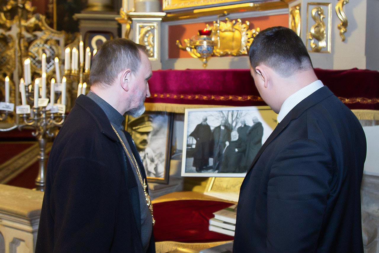 Митрополит Львівський Ігор Возьняк та упорядник книжки, дослідник Іван Матковський перед презентацією