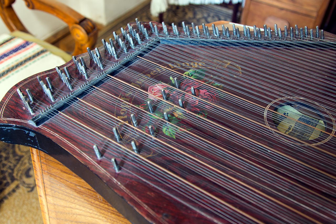 Цитра в музично-меморіальному музеї Соломії Крушельницької у Львові