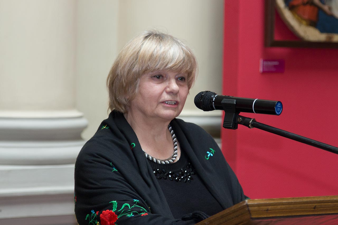 Куратор виставки Галина Стельмащук