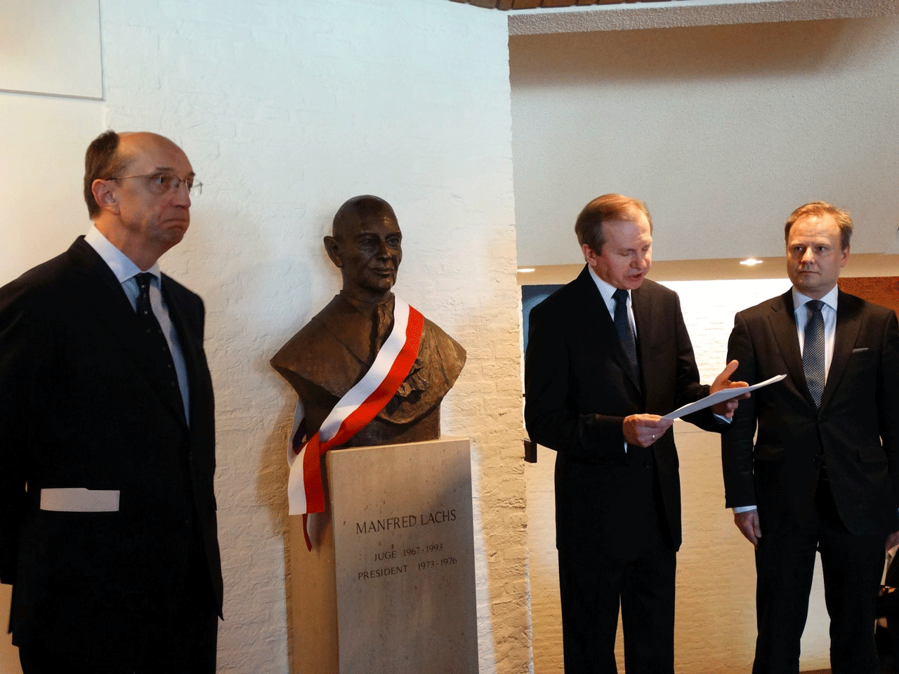 Відкриття пам'ятного бюсту Лакса у Нідерландах