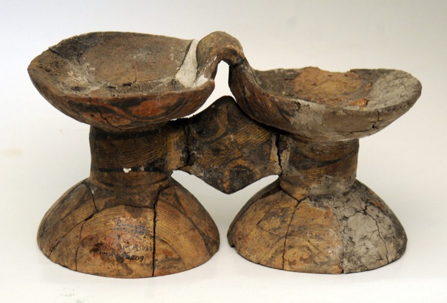 Бінокль знайдений пiд час археологічних розкопок на поселенні біля с. Бучача, Тернопільської обл. (фонди Львівського історичного музею)