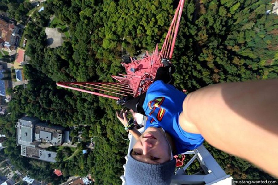 Руфер Мустанг на львівській телевежі, 2014 р. (фото з фейсбук сторінки Mustang Wanted) 