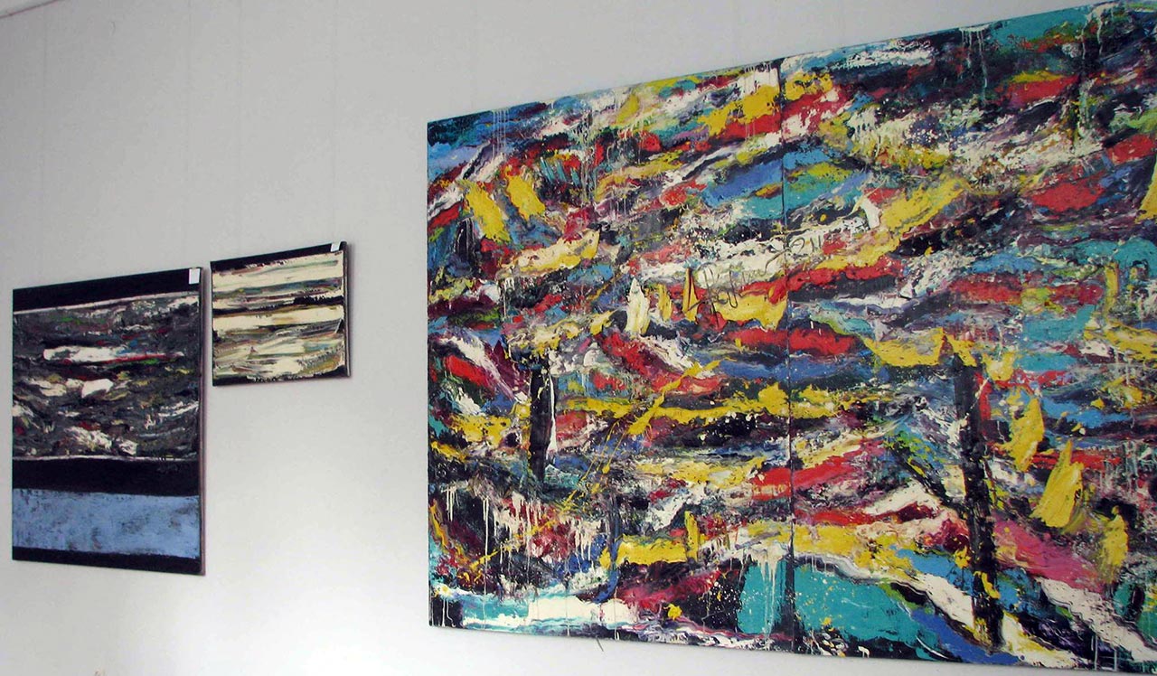 Експозиція виставки спільного арт-проекту скульптора Олега Пінчука та живописця Анатоля Галицького