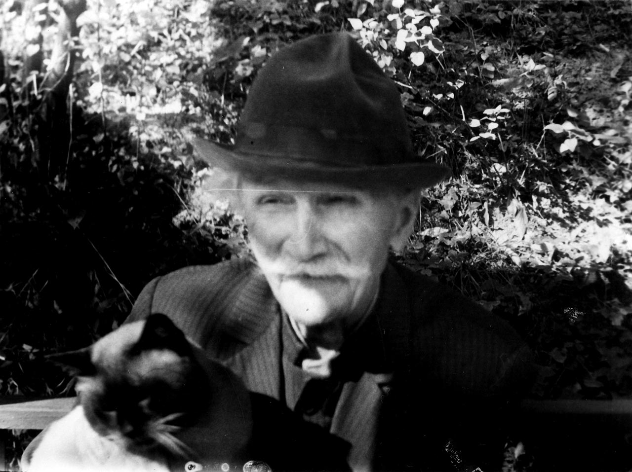 Станіслав Людкевич і “сіамець” Мурчик