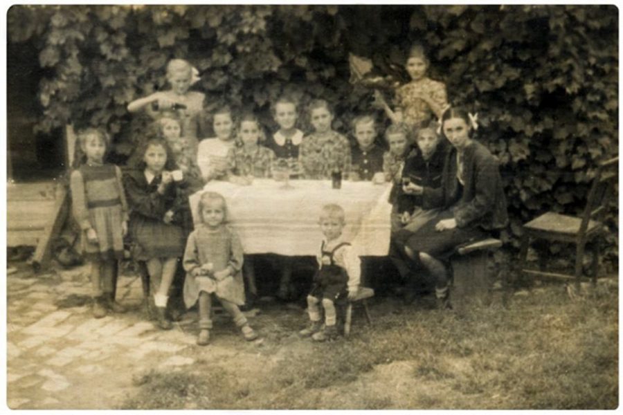 Діти на дозвіллі, місто Бібрка Львівського в-ва, 1930-ті роки