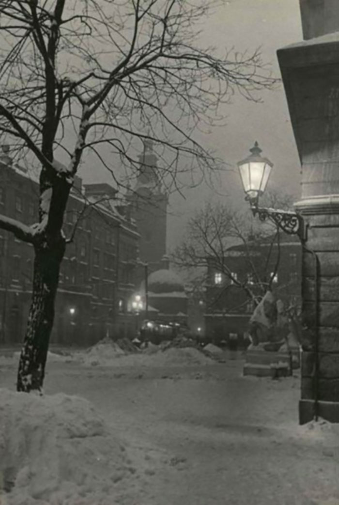 Площа Ринок у Львові, зима 1941 року. Фото Сергія Шиманського. Фото Сергія Шиманського