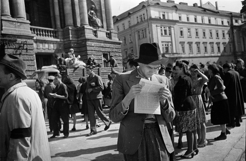 Львів, площа перед Львівською Оперою, фото 1944 року