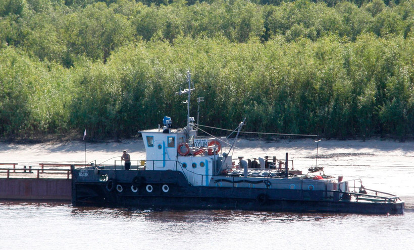 Річковий буксир-штовхач «Луцк», побудований у Пінську у 1965 році 