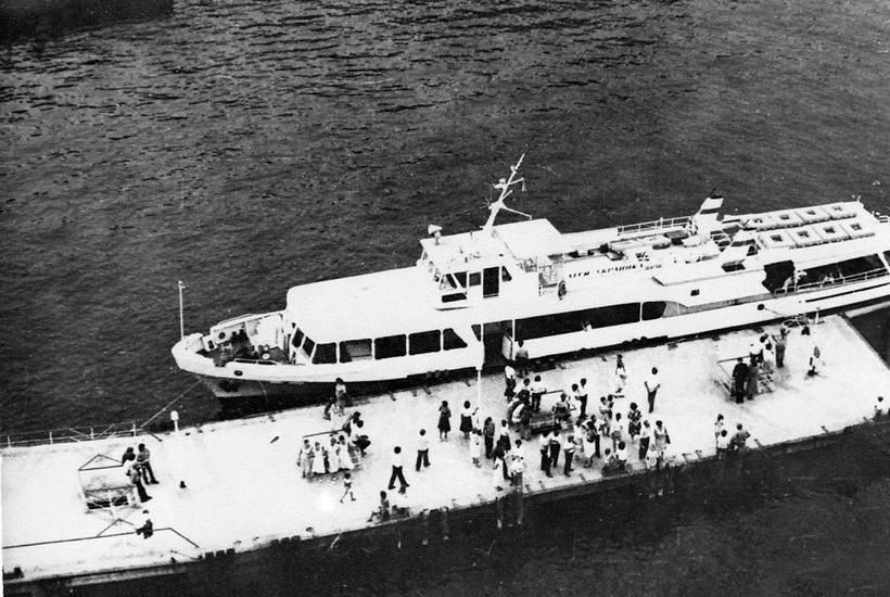 Великий пасажирський катер прибережного плавання «Леся Украинка»