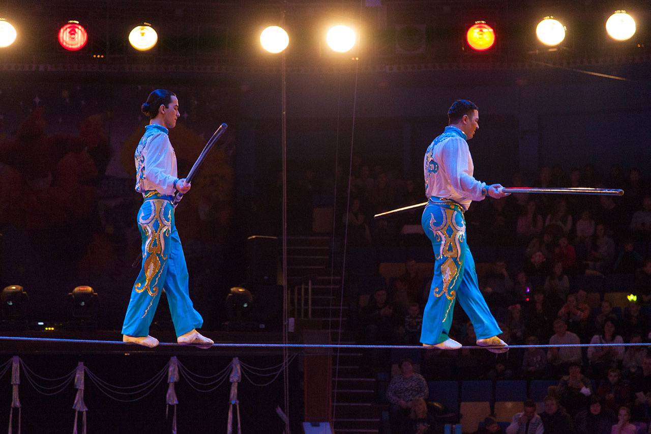 Канатоходці Бекзот та Джамшуд Ташкенбаєви (Узбекистан)