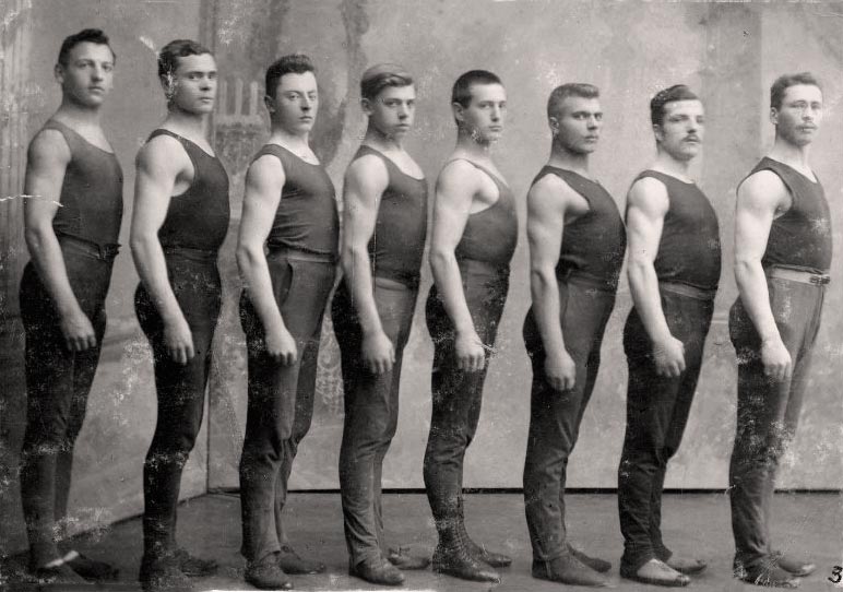 Відділ старших учнів-руховиків львівського товариства “Сокіл-Батько”. Зліва направо: Т. Козловський, Степан Гайдучок, Петро Франко, Степан Цимбала, Гнатів – учитель семінарії, Степан Кизима, Анатоль Лукашевич, Іван Сохацький – провідник відділу. Львів, орієнтовно 1910 р. З приватного архіву Степана Гайдучка (м. Львів).