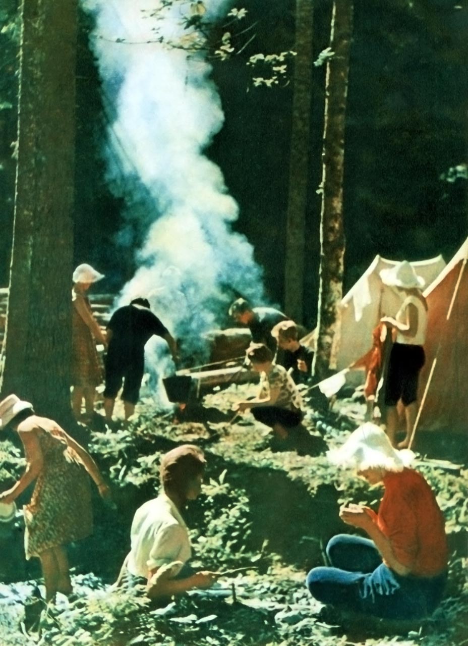 Біля озера Синевир. Фотограф Микола Федорович Козловський.