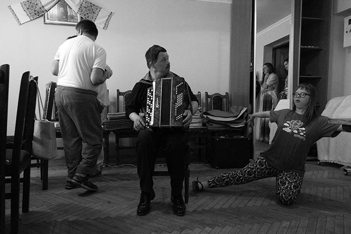 Експозиція фотовиставки "Театр в Об`єктиві"