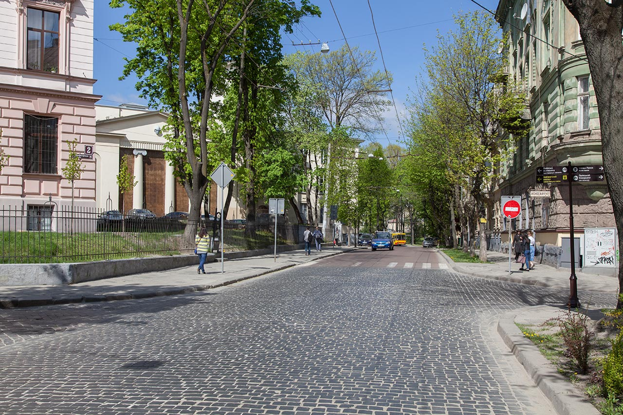 Вулиця Миколи Устияновича у Львові. Фото 2018 року