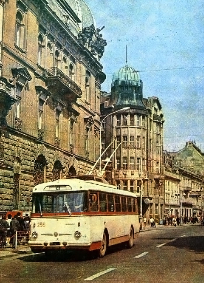 Тролейбус "Skoda 9Tr" на проспекті Свободи. 1971 р. Фото Ааре Оландера