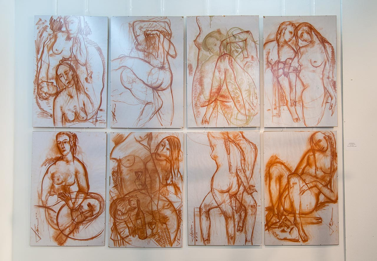 Експозиція виставки Петра Антипа «Богиня степу»